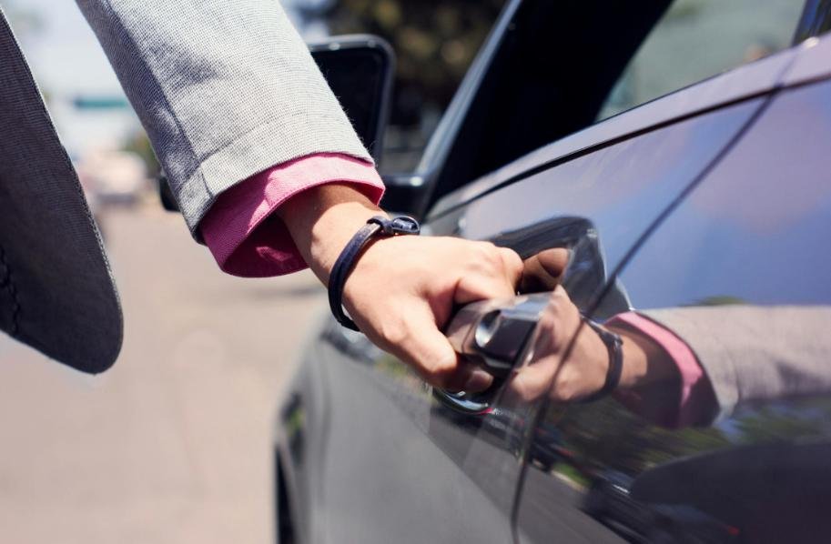 Auto locksmith needed in Knoxville, TN.