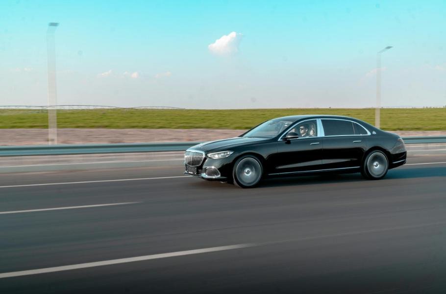 A driver in need of emergency locksmith services.
