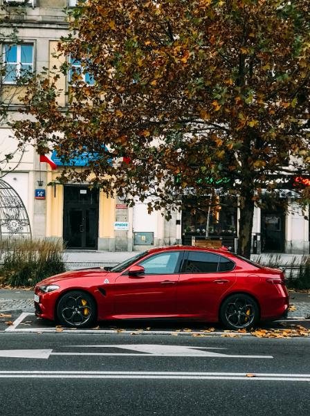 A person in need of an emergency locksmith in Knoxville, TN.